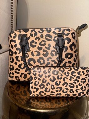 Kate Spade Leopard Print small purse with wallet!